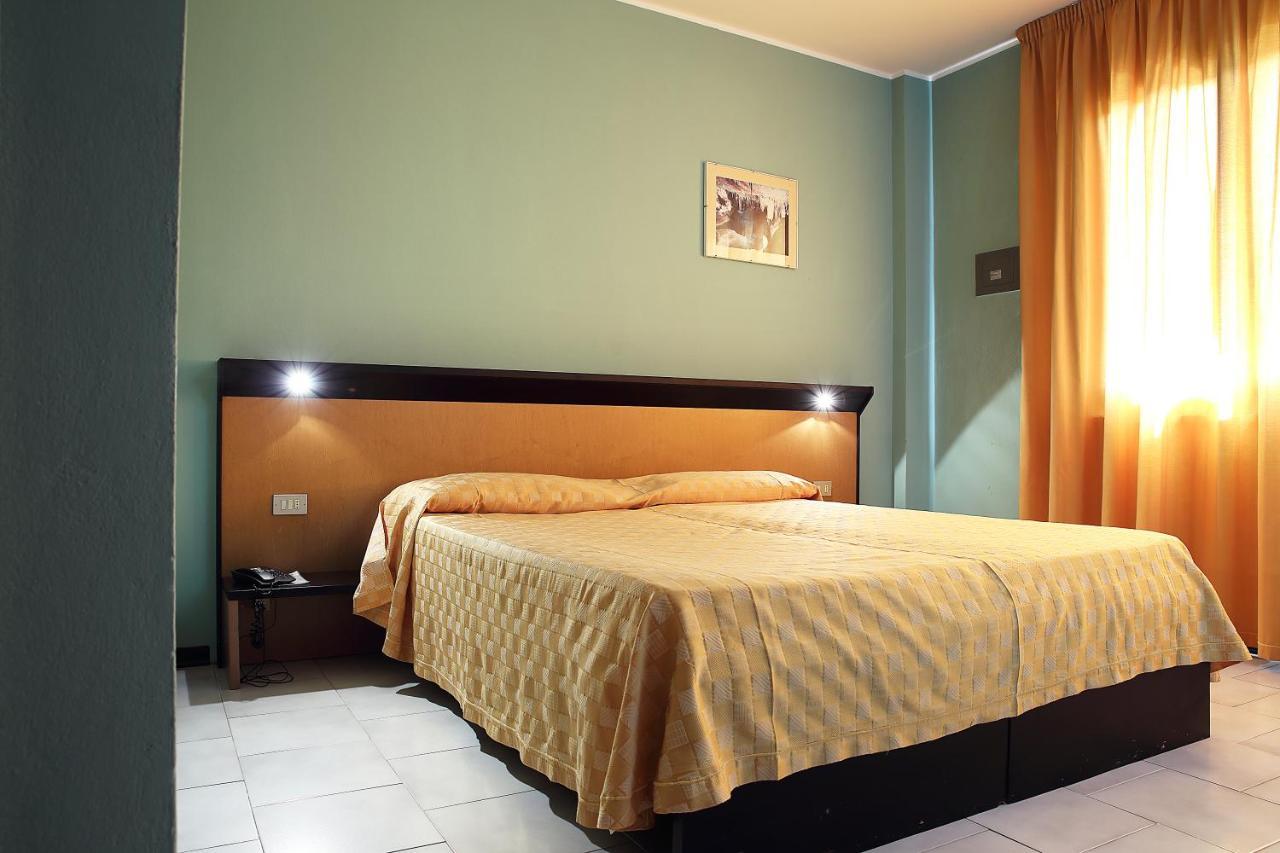 Green Sporting Club Hotel Alghero Exteriör bild
