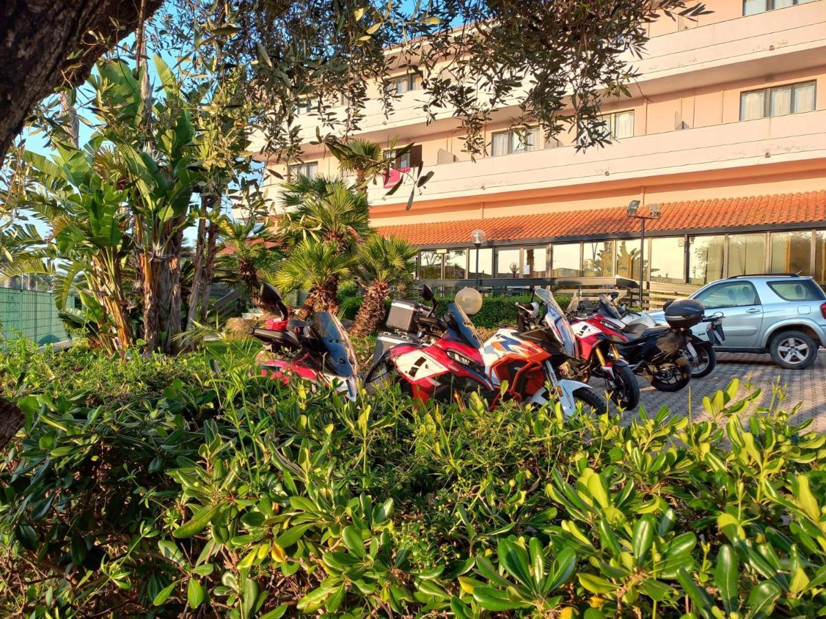 Green Sporting Club Hotel Alghero Exteriör bild