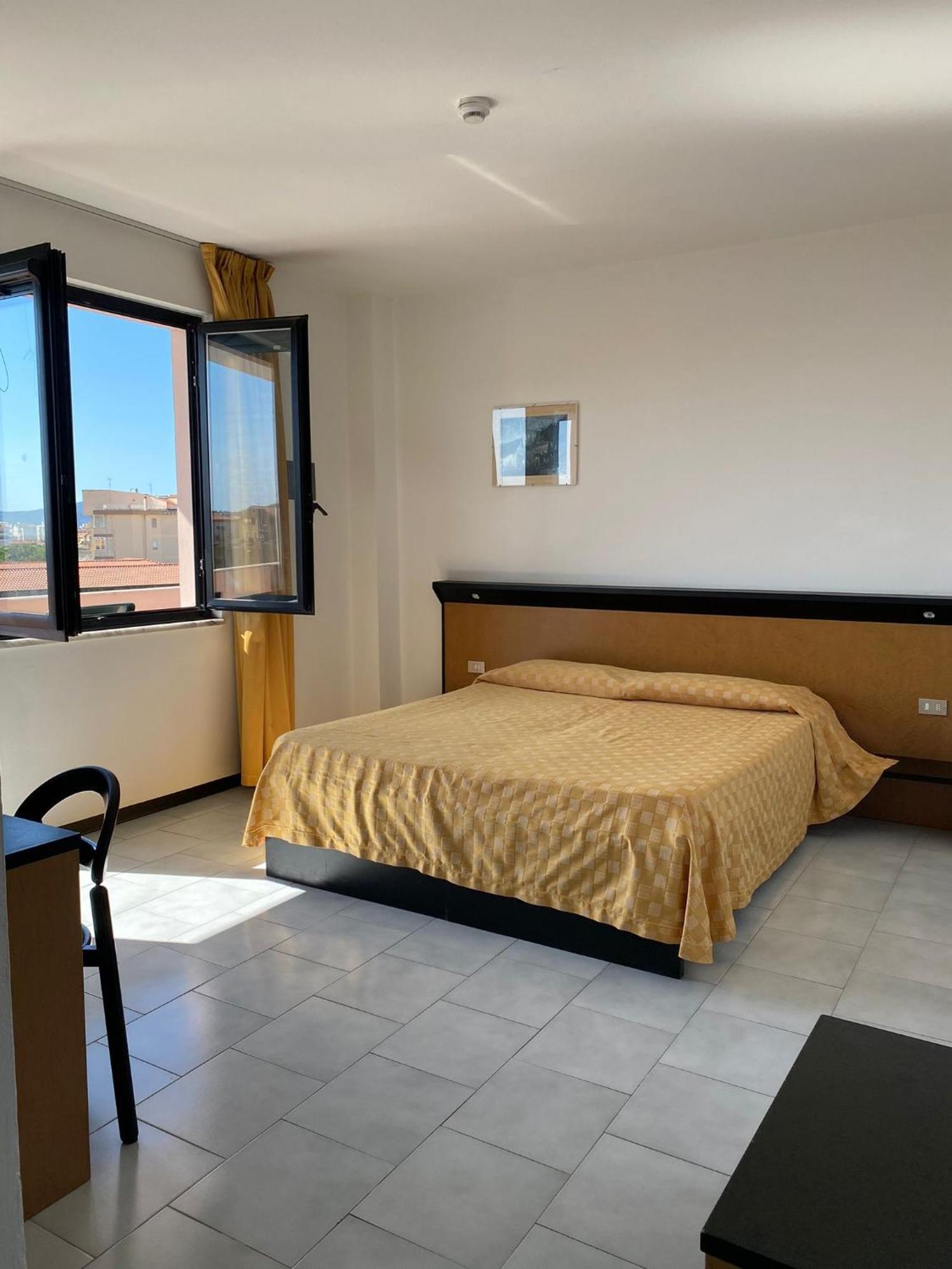 Green Sporting Club Hotel Alghero Exteriör bild