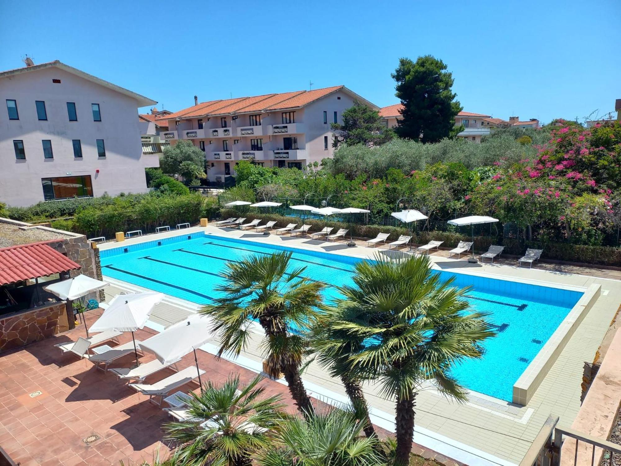 Green Sporting Club Hotel Alghero Exteriör bild