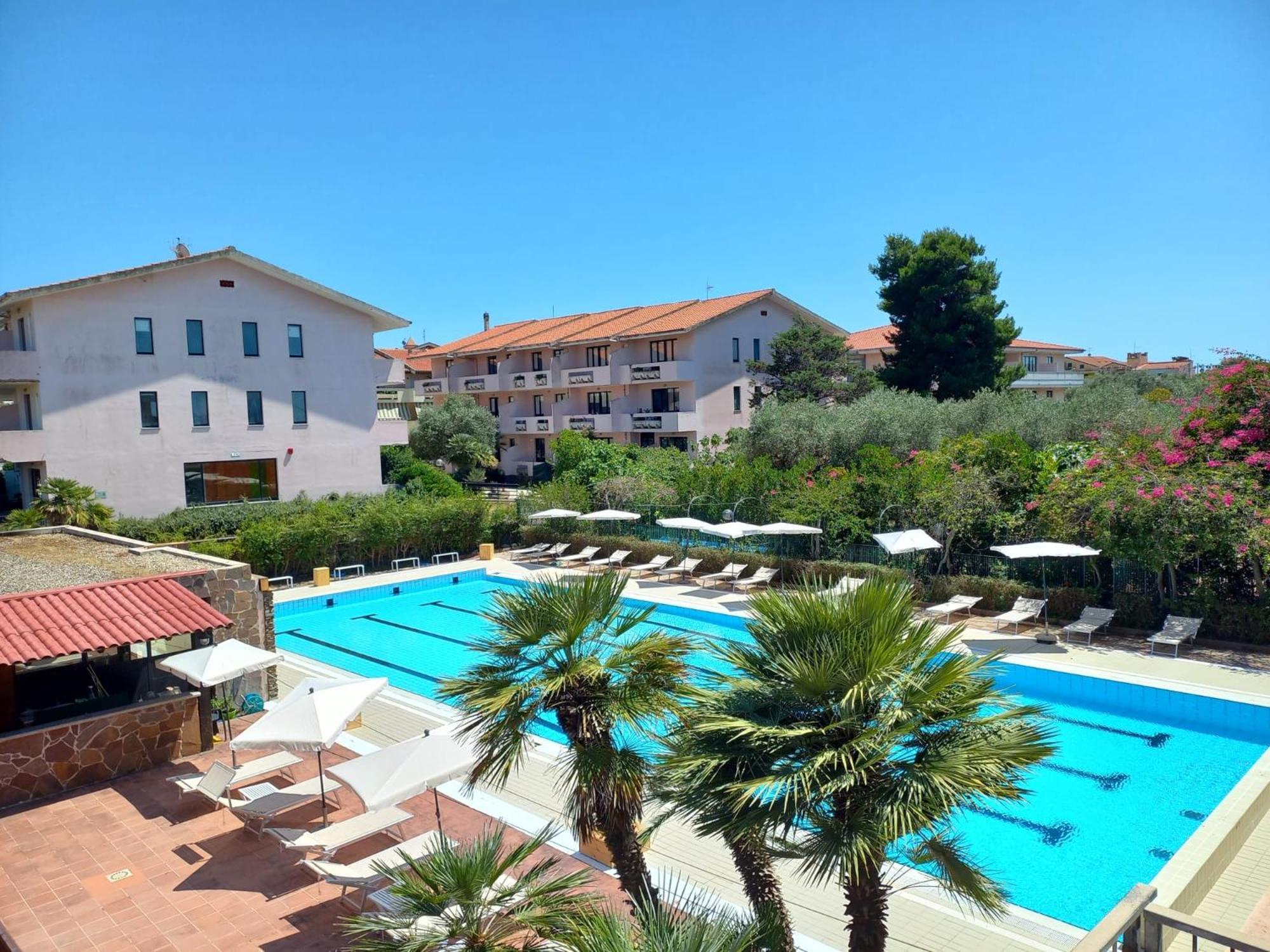 Green Sporting Club Hotel Alghero Exteriör bild